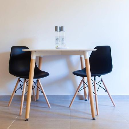 Toni'S Charming Apartment In The Thisseo Station Athene Buitenkant foto