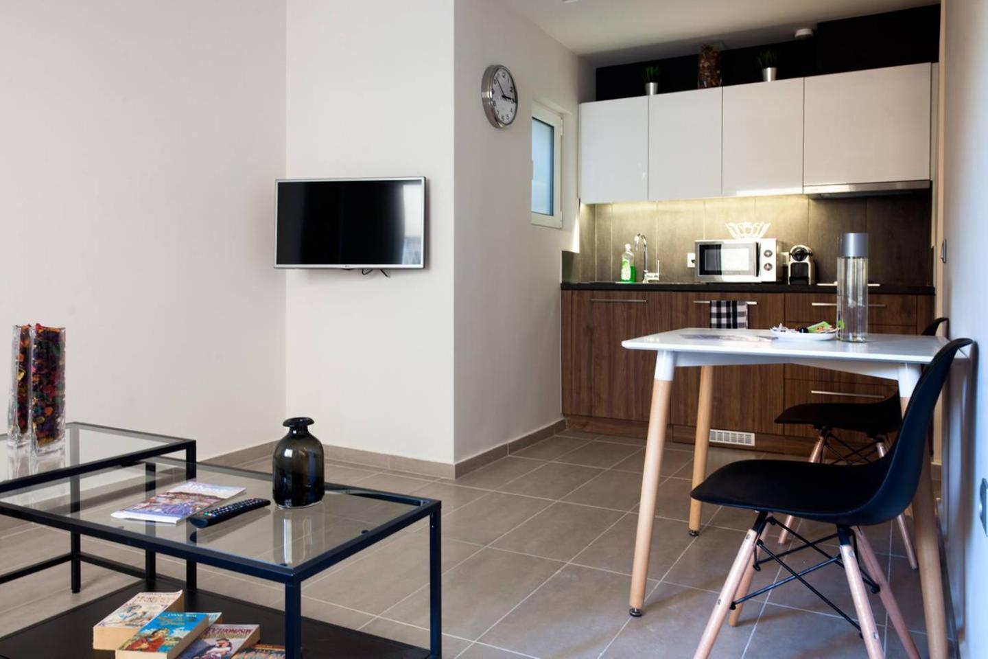 Toni'S Charming Apartment In The Thisseo Station Athene Buitenkant foto